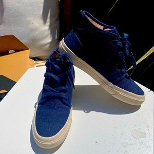 Toms Carlo Mid in navy Heritage canvas size 5 youth